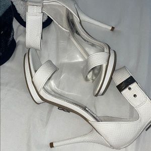 Jennifer Lopez White Snake Skin